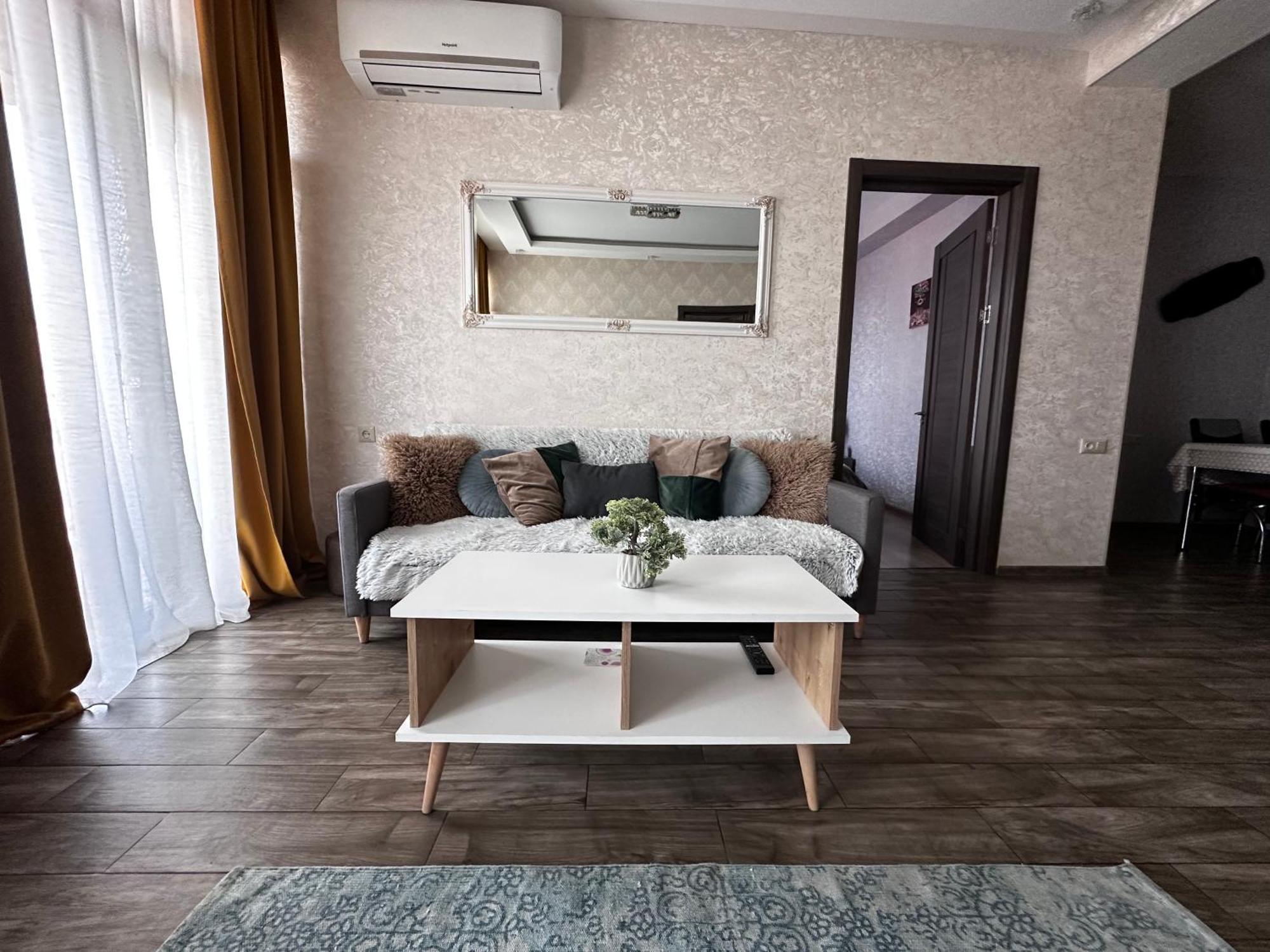 Appartamento Annamari Tbilisi Esterno foto